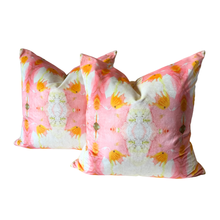 Dizzy Daisy Pillow Pair
