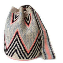 Lila Wayuu Crochet Bag
